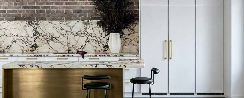 Knobs vs Pulls: Which style works best for your specific cabinets and drawers?