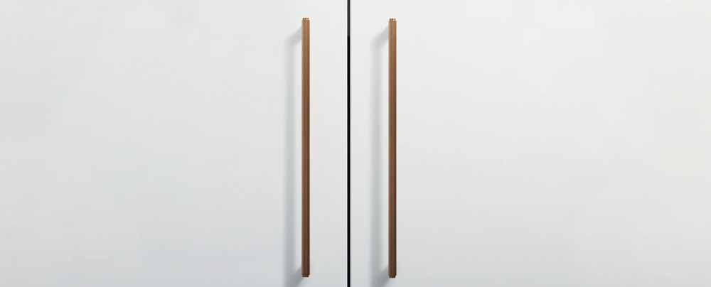 Creating a Boutique Feel in Your Walk-in Wardrobe with Long-profile Pulls