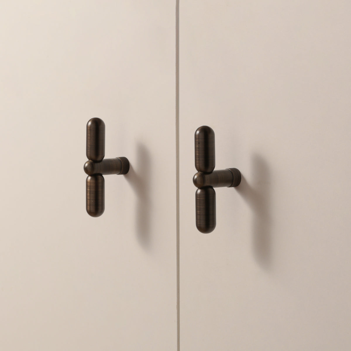 Monaco Knurled T-Knob in Antique Brushed Bronze